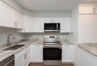 Interior Photo - 925 at North