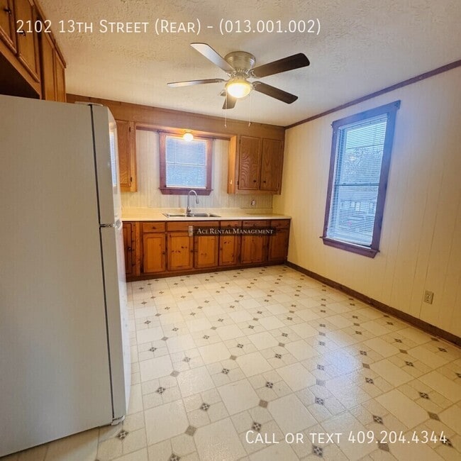 Building Photo - 2102 13th St