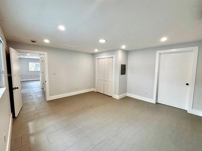 Foto del edificio - 130 W 57th St
