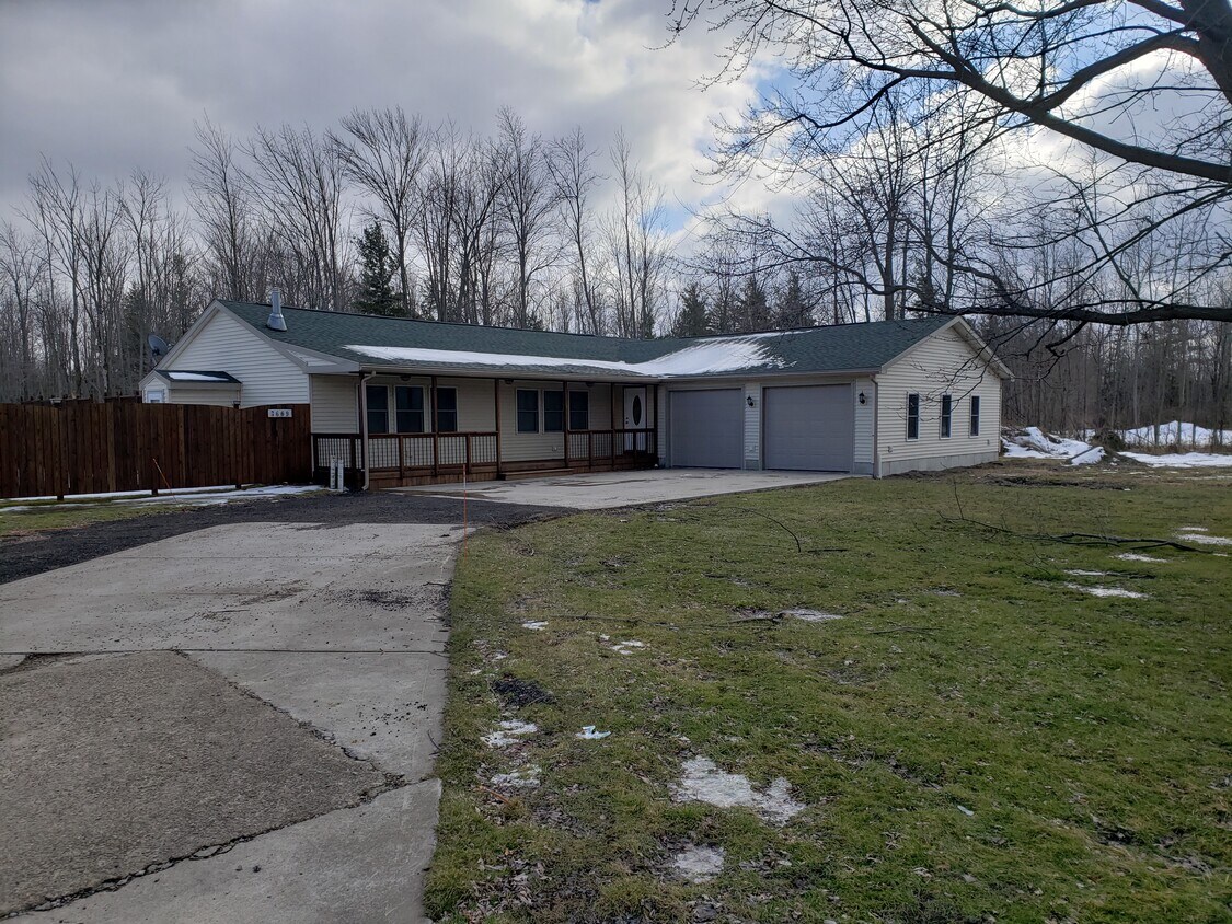 7669 Erie Rd, Derby, NY 14047 House Rental in Derby, NY