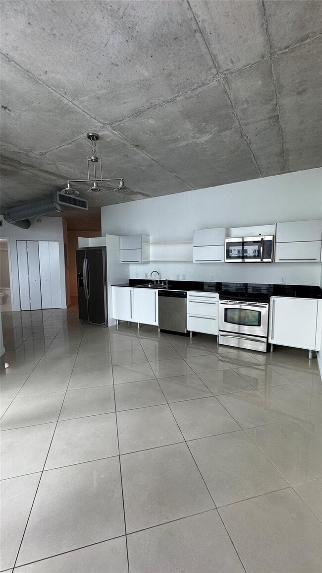 Foto del edificio - 690 SW 1st Ct