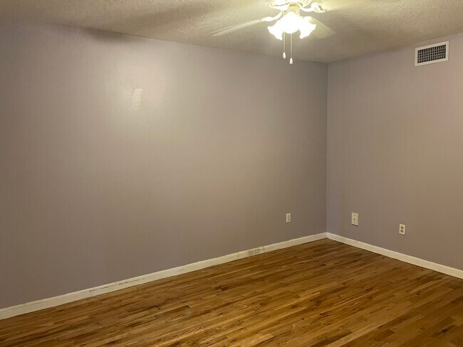 Master bedroom - 11901 NW 11th St