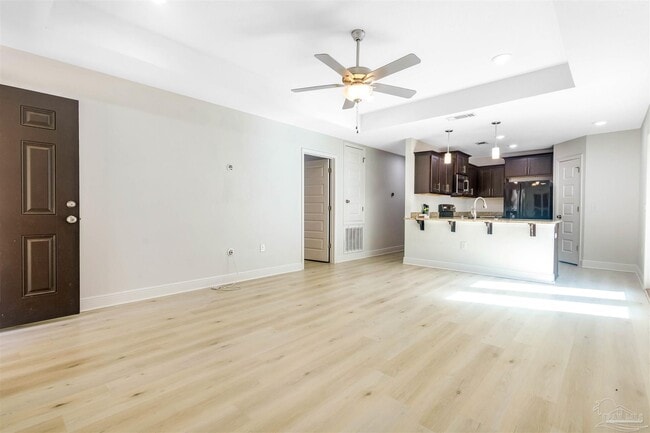 Building Photo - 8702 Doris Ave