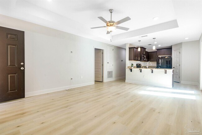 Foto del edificio - 8702 Doris Ave