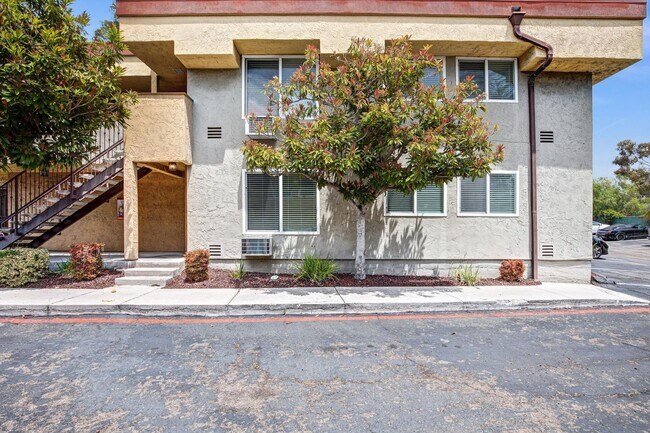 Foto del edificio - Cozy 2 BD, 1 BA Condo in Las Palmas Villas!