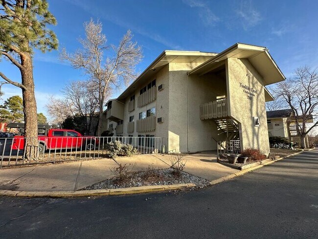 Building Photo - 2707 Valmont Rd
