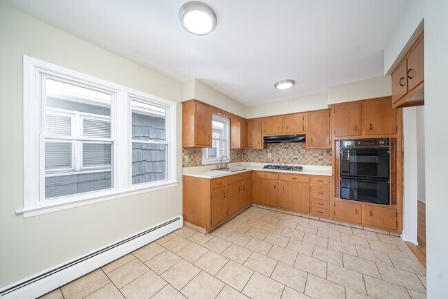 Building Photo - 46 Country Village Ct