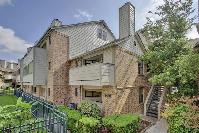 Foto del edificio - 2500 Burleson Rd