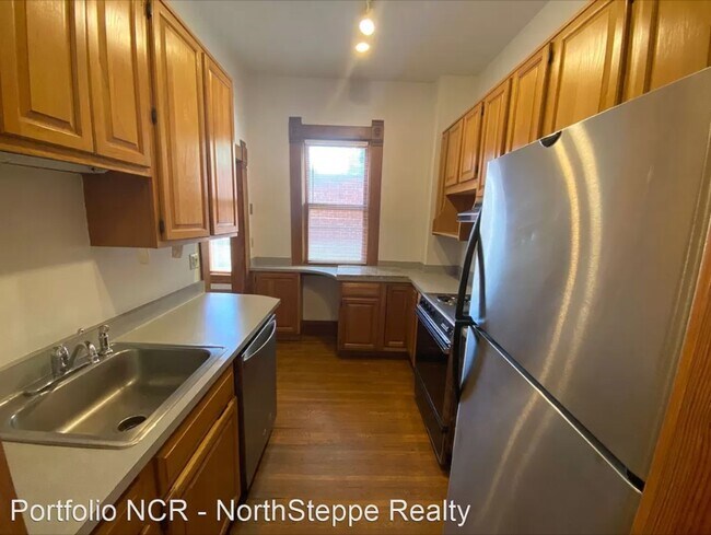 Building Photo - 1043 Neil Ave