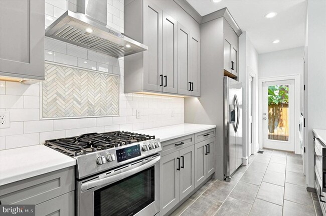 Foto del edificio - 2337 E Fletcher St