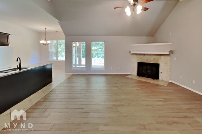 Foto del edificio - 3317 Wood Valley Rd