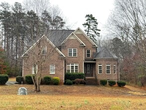 Building Photo - 2434 Gateway Ln