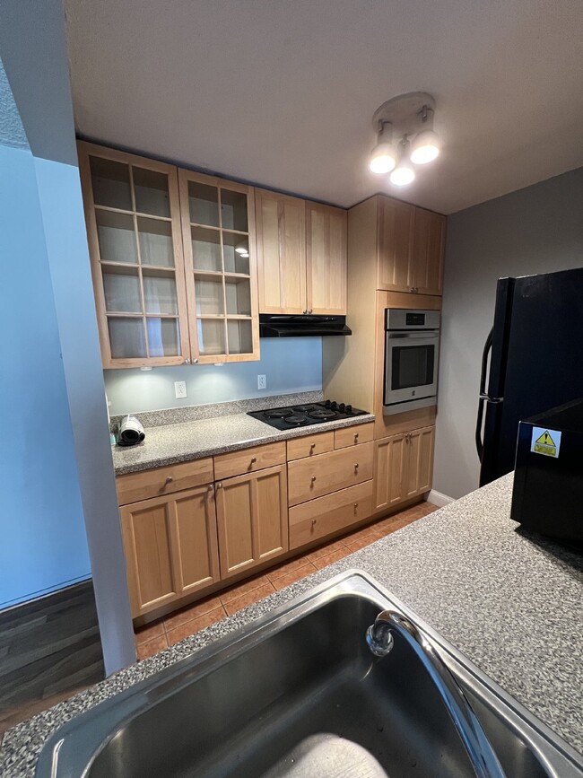 Building Photo - 1BD/1BA Charming Baltimore Condo