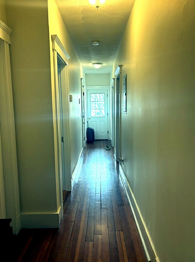 Foto del edificio - Spacious 4 Bed - Close to Tufts University - Natural Light