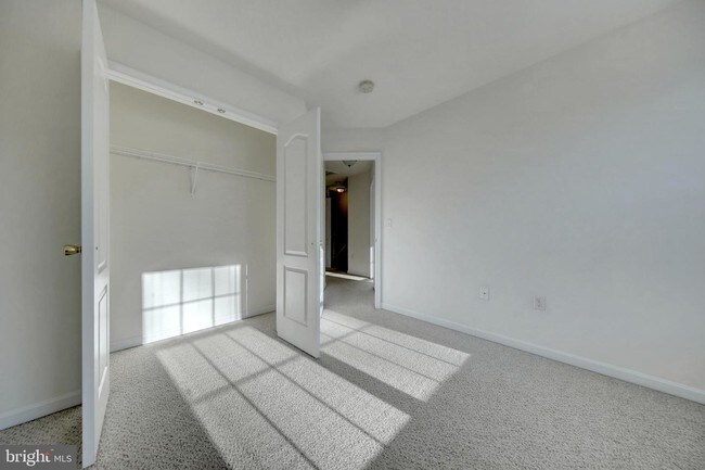 Foto del edificio - 30 Shady Tree Ct