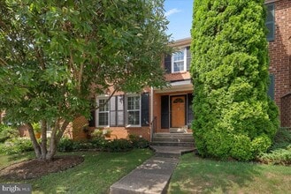 Building Photo - 7252 Greentree Rd