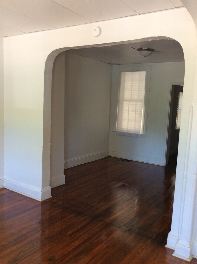 Foto del edificio - Available Now! 2 Bedroom Small House-York ...