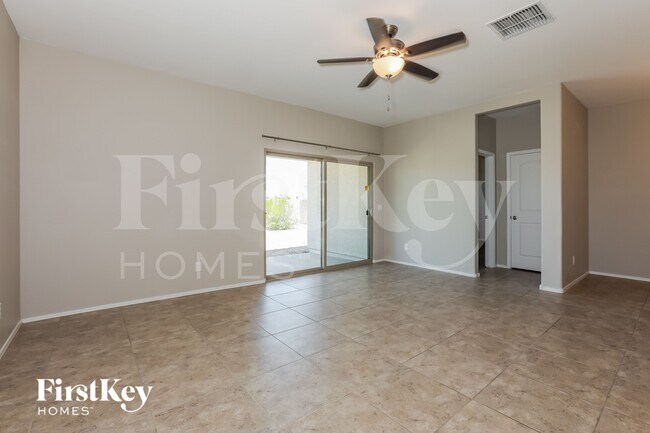 Foto del edificio - 11388 E Wallflower Ln