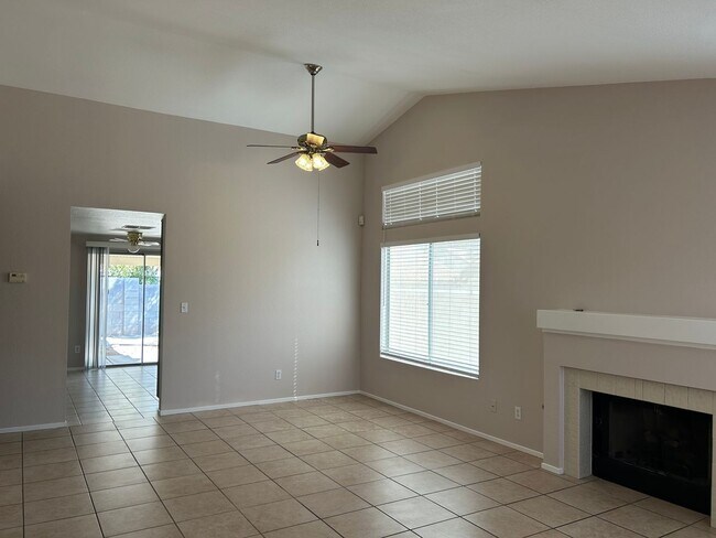 Building Photo - 1420 Grey Knoll Cir