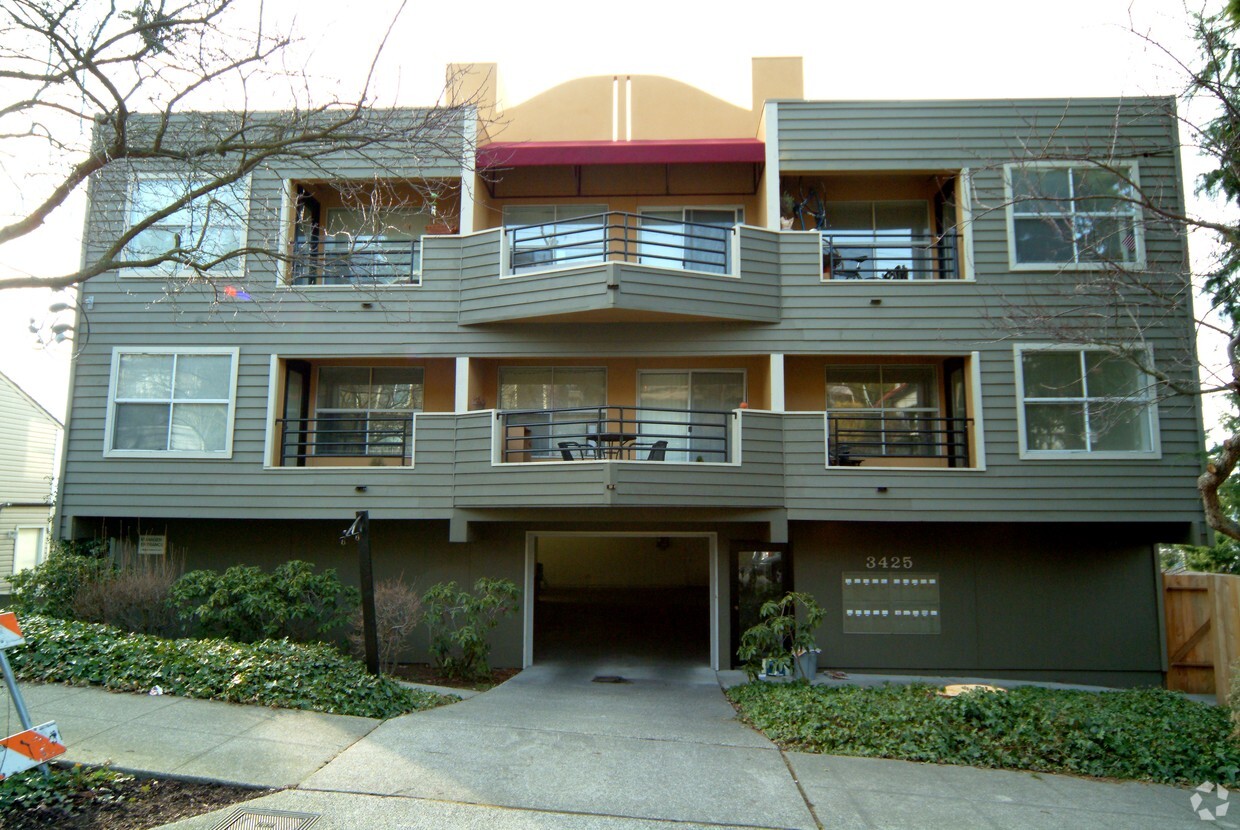 Building Photo - Belvedere Apts.   Queen Anne