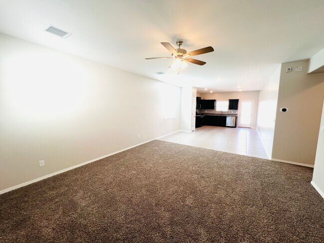 Building Photo - Charming 3 bedroom, 2 bath home in East El...