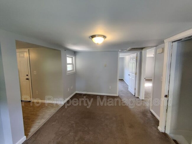 Building Photo - 14 Edgewood Rd
