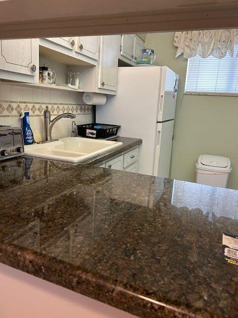 Foto del edificio - 2615 Garden Dr N