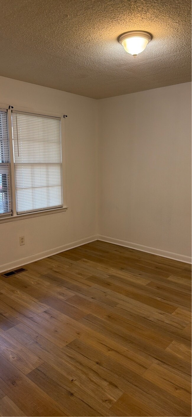 Foto del edificio - 2721 Clayton Dr NW