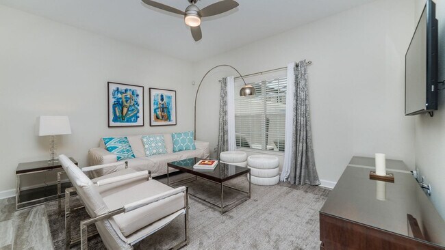 Building Photo - 1595 Moon Valley Dr