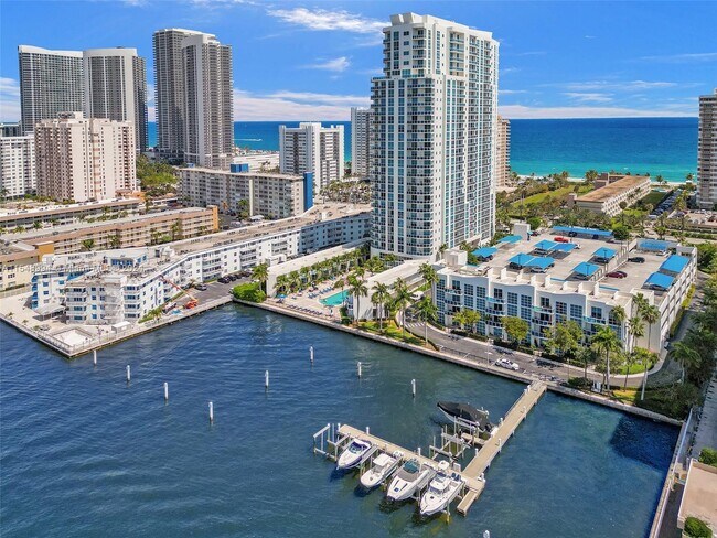 Foto del edificio - 1945 S Ocean Dr