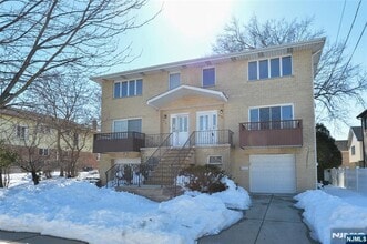 Building Photo - 472 Central