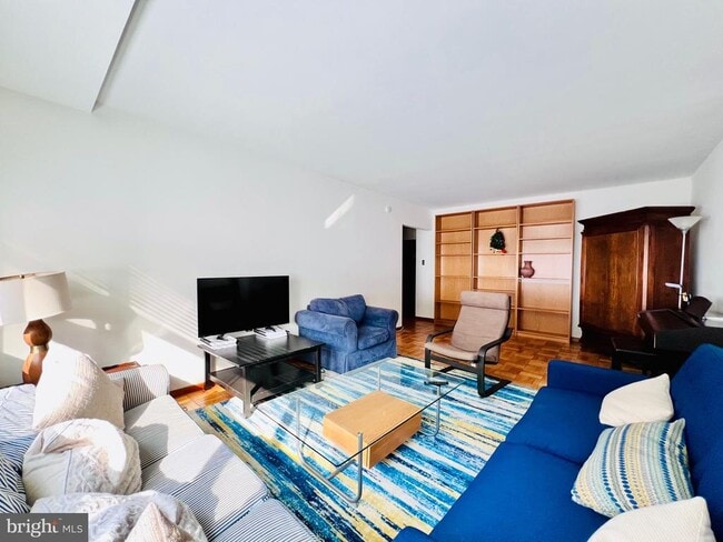 Building Photo - 4200 Cathedral Ave NW