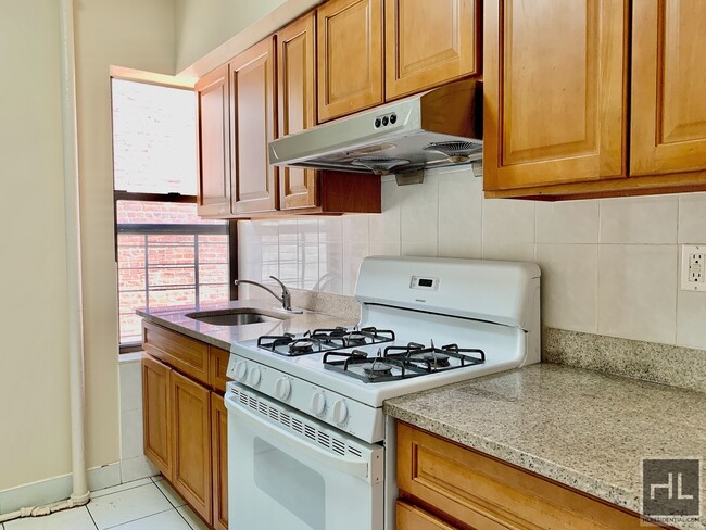Building Photo - 6711 Fort Hamilton Pkwy