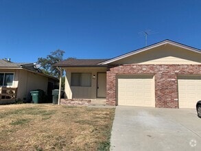 Building Photo - 4617-4619 Cyclamen Way