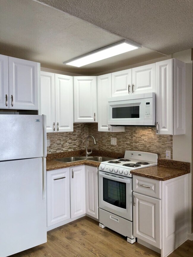 Building Photo - *Beautiful 1 Bedroom, SENIOR home (55+)!* ...