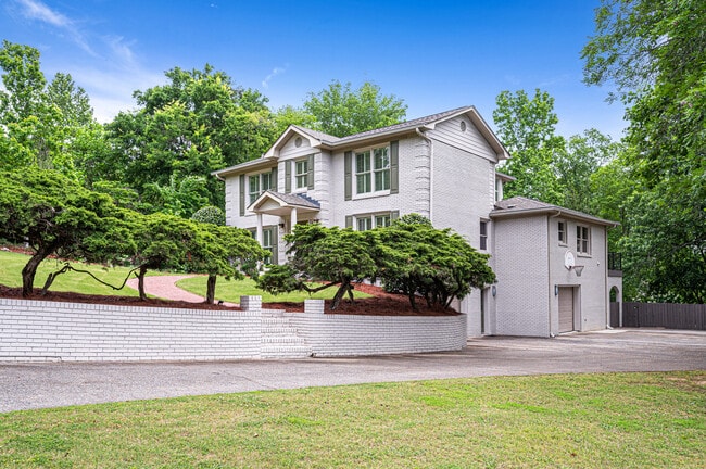 Building Photo - 251 Big Springs Dr