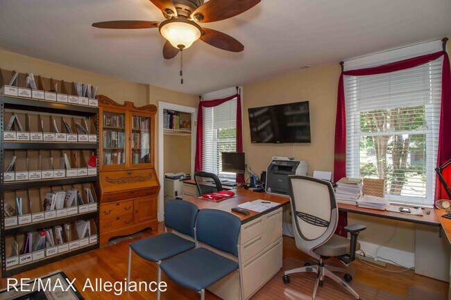 Building Photo - 2 br, 2 bath House - 363 WASHINGTON STREET #1