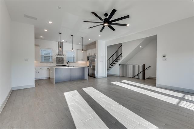 Foto del edificio - 2609 La Altura Ln