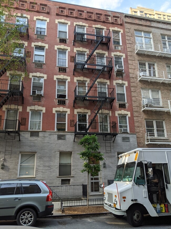 Building Photo - 521 E 81st St