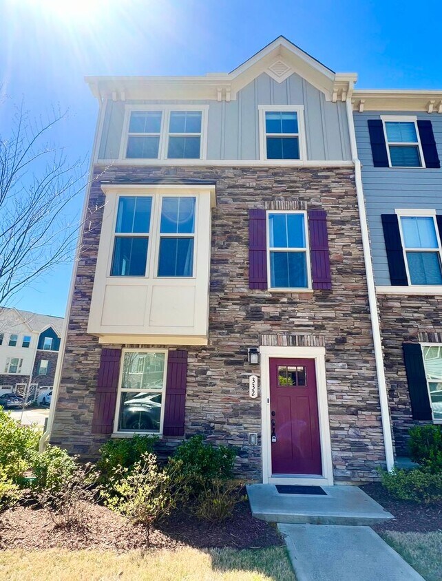Foto principal - Beautiful End-Unit Townhome