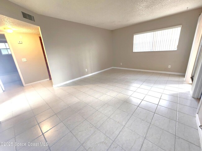 Foto del edificio - 1690 Sunny Brook Ln