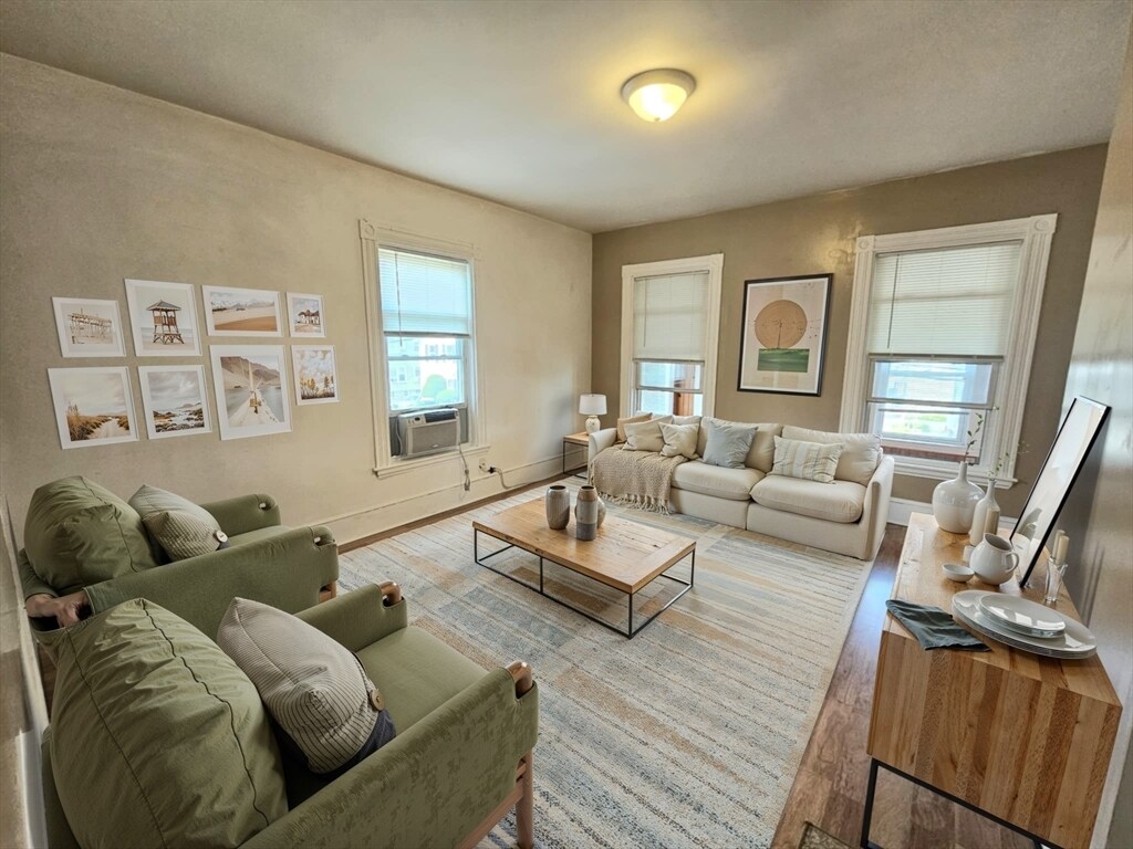 Foto principal - 398 Charles St