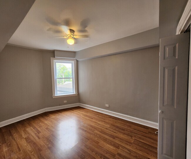 Foto del edificio - 8408 S Kingston Ave