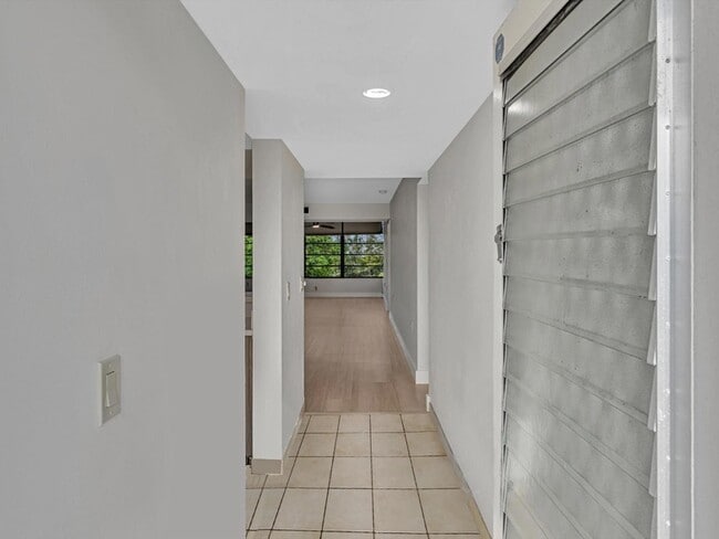 Photo - 1711 Whitehall Dr Apartment