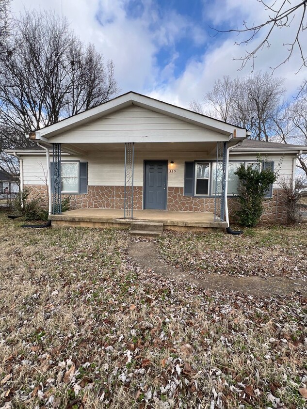 Primary Photo - Three Bedroom Ranch with Fenced Yard in Ol...