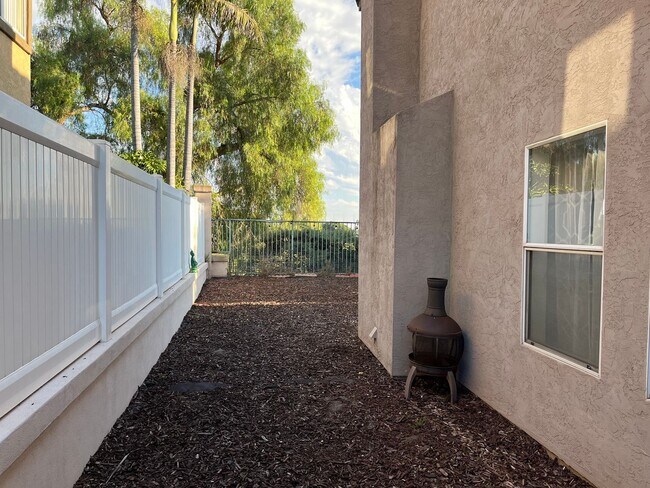 Foto del edificio - Spacious 4br/3ba Single Family Residence i...