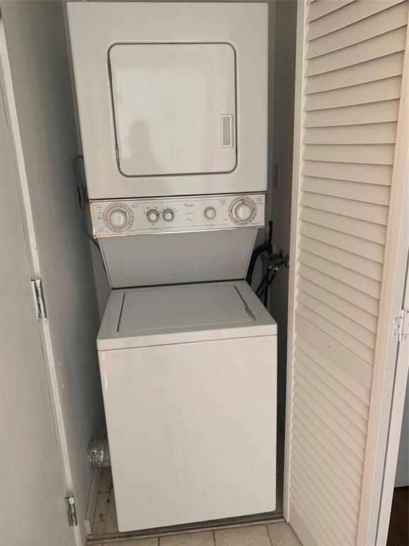 Building Photo - 9 Deer Creek Rd