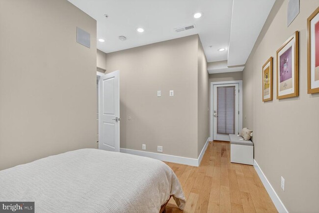 Foto del edificio - 816 Kennedy St NW