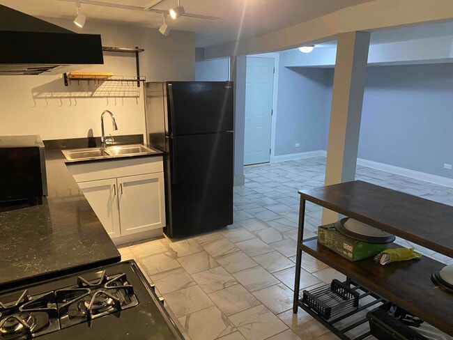 Foto del edificio - 1249 N Mason Ave