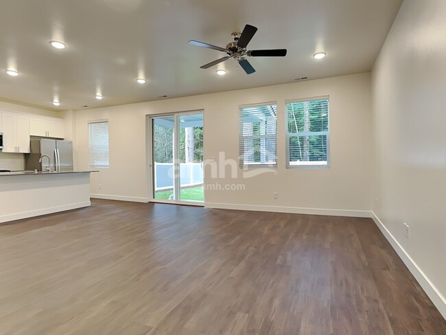 Building Photo - 7615 Verona Loop SW